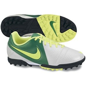 nike ctr360 calcetto